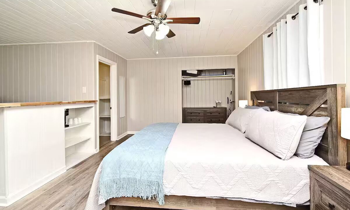 Photo of Bedroom in Winter Garden
