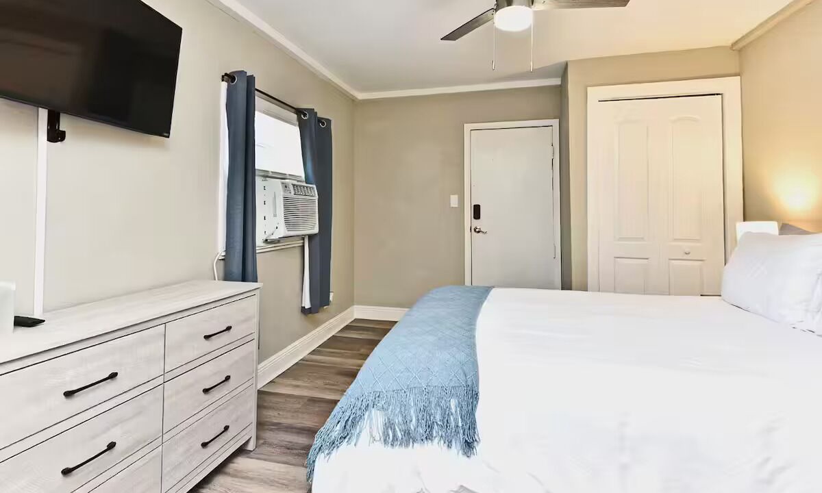 Photo of Bedroom in Winter Garden