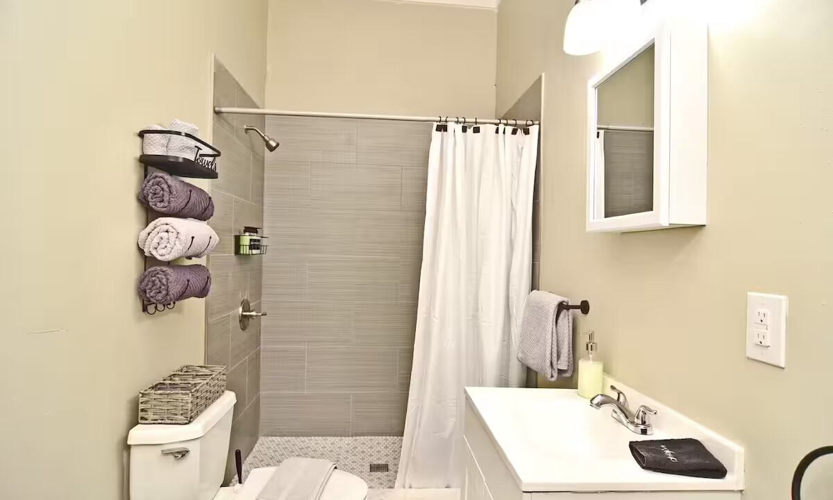 Photo of Bathroom in Winter Garden