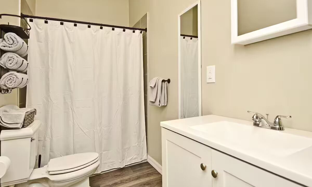 Photo of Bathroom in Winter Garden
