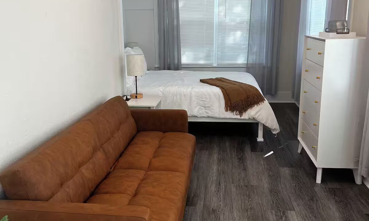 Photo of Bedroom in Winter Garden