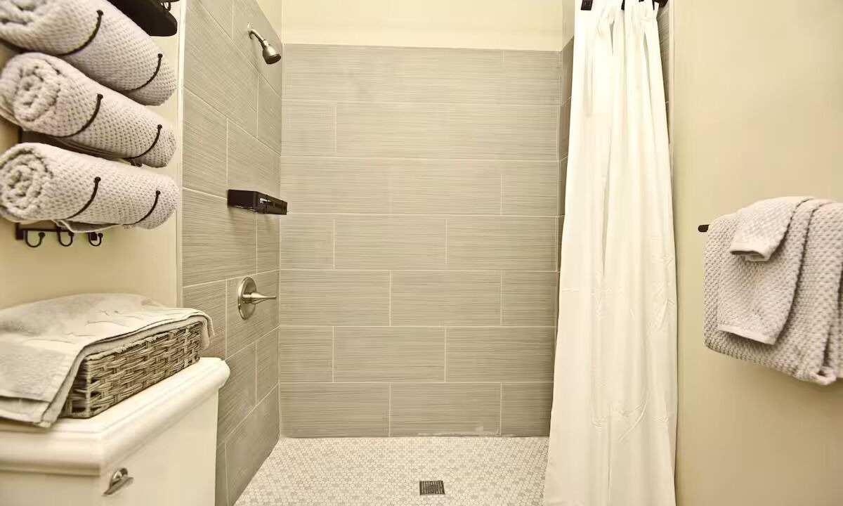 Photo of Bathroom in Winter Garden