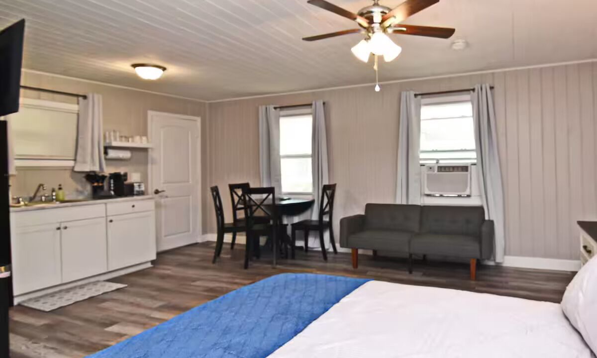 Photo of Bedroom in Winter Garden