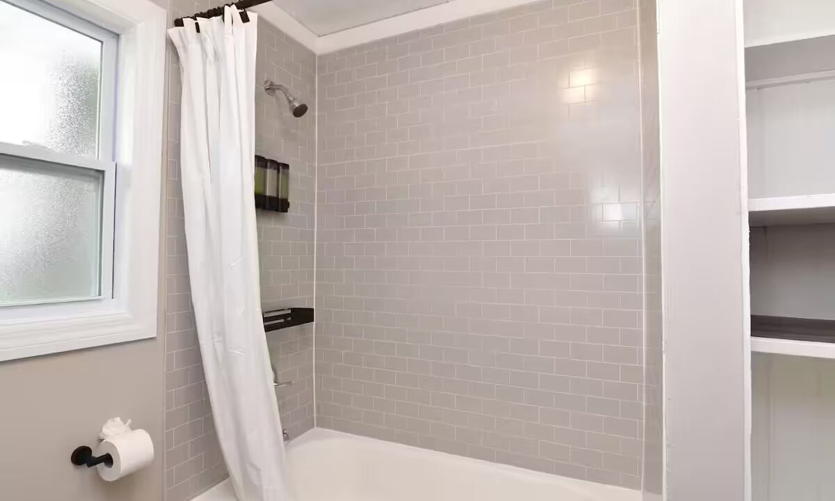 Photo of Bathroom in Winter Garden