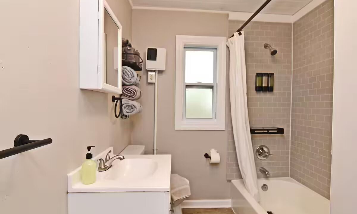 Photo of Bathroom in Winter Garden