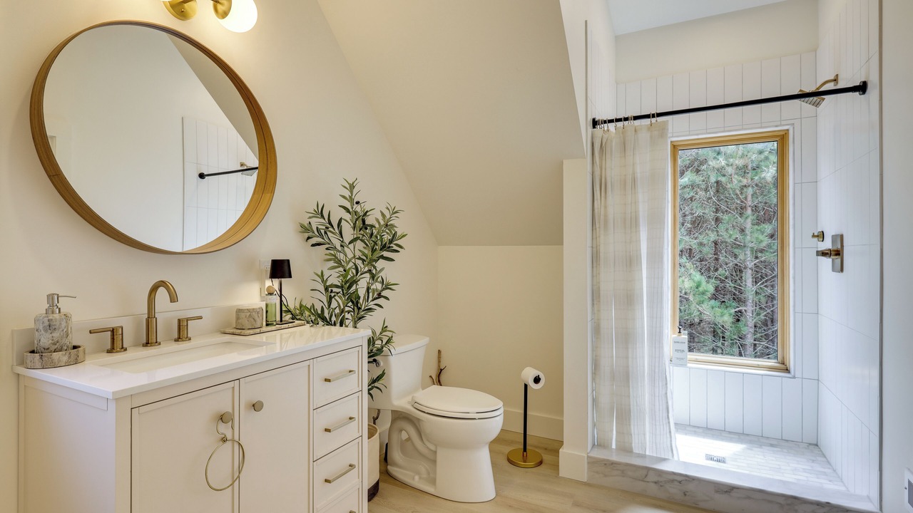 Photo of Bathroom in Arcadia
