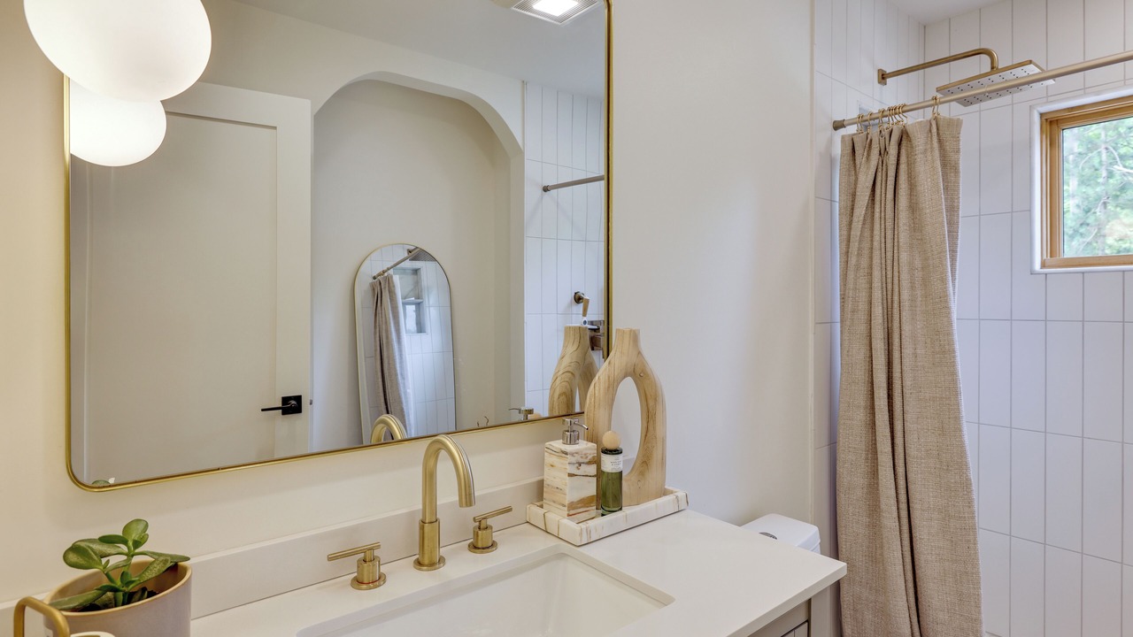 Photo of Bathroom in Arcadia