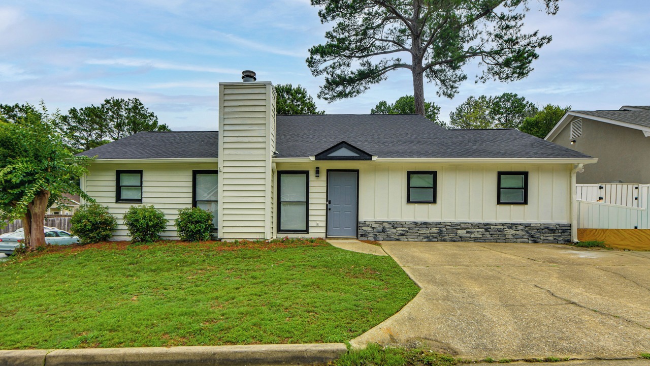 Photo of Outdoor in Fortson