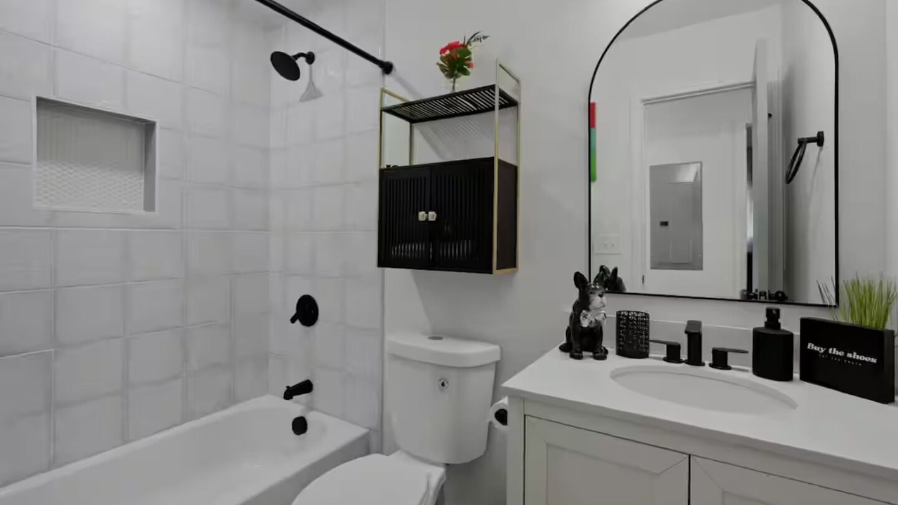 Photo of Bathroom in Southwestern