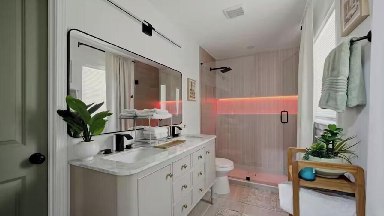 Photo of Bathroom in Southwestern