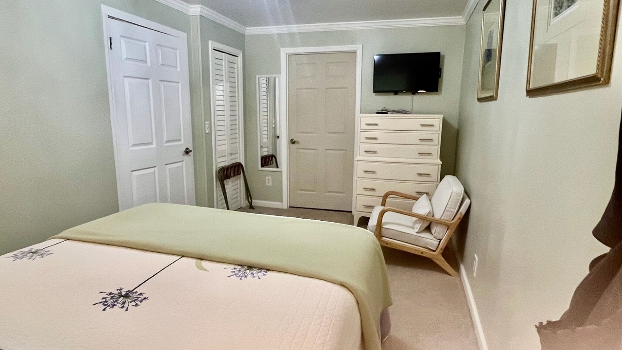 Photo of Bedroom in Warm Springs