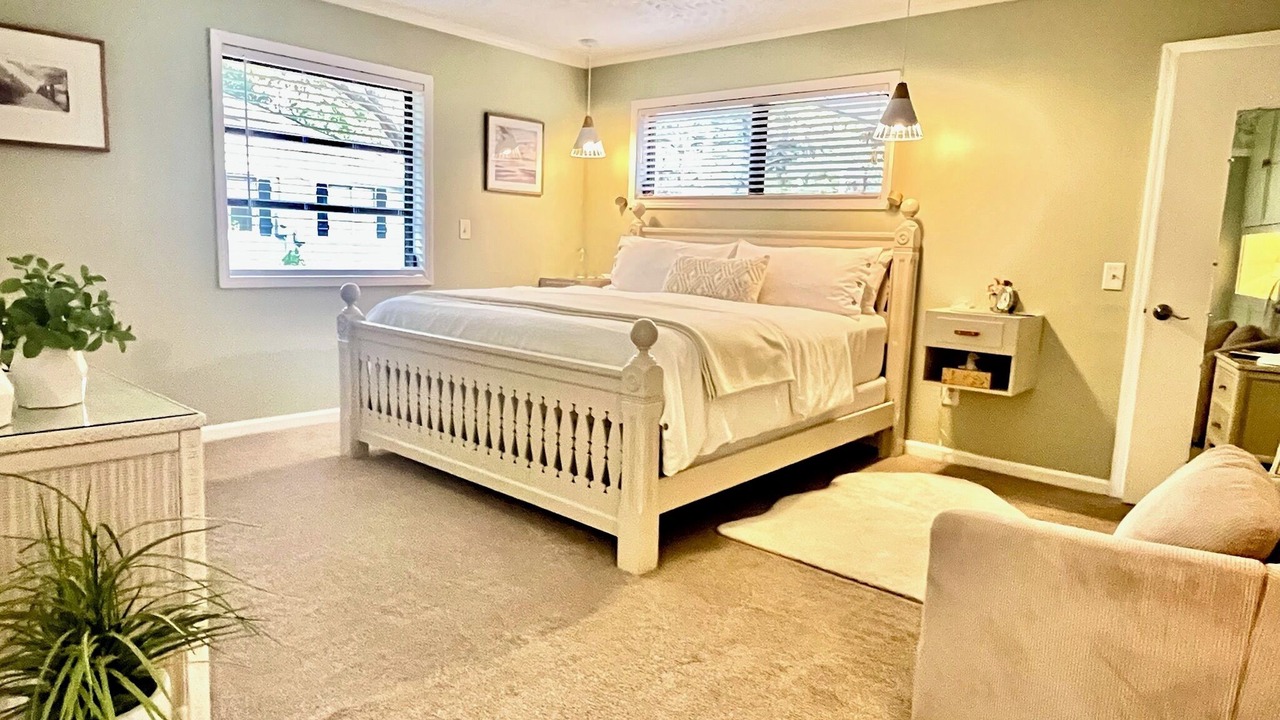 Photo of Bedroom in Warm Springs