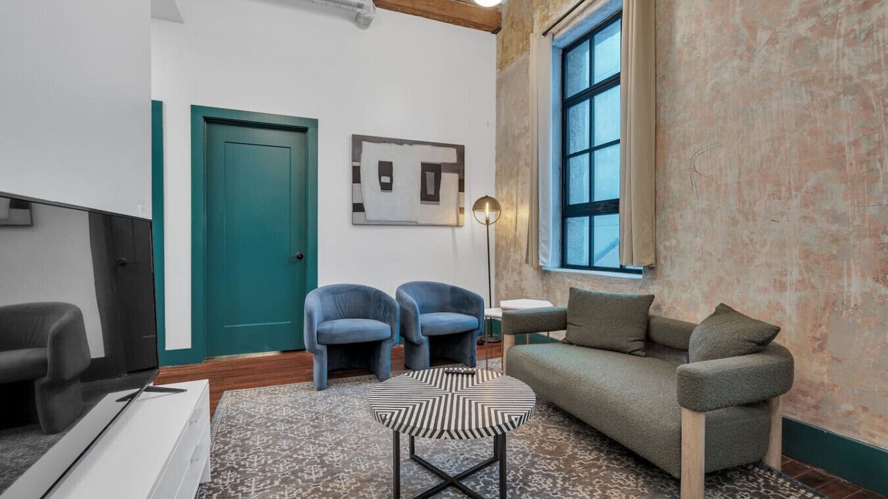 Photo of Livingroom in French Quarter