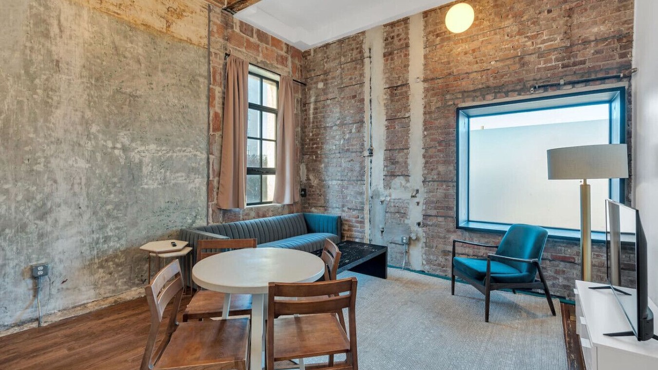Photo of Livingroom in French Quarter
