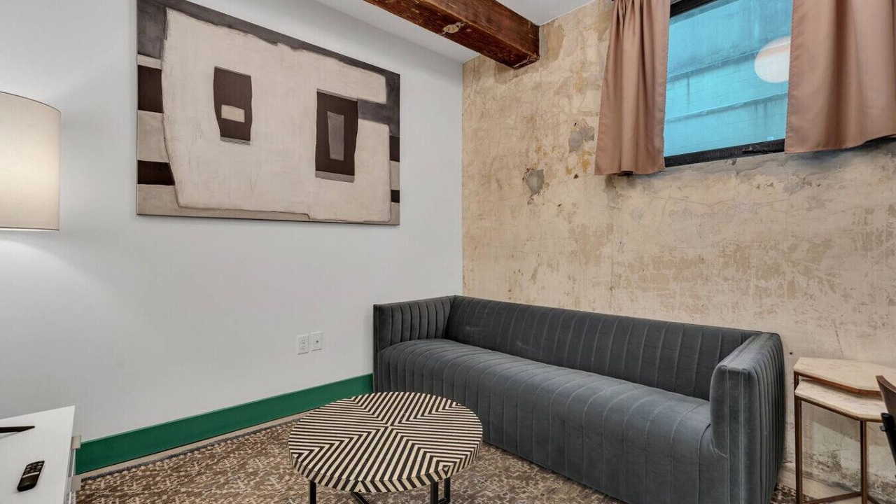 Photo of Livingroom in French Quarter