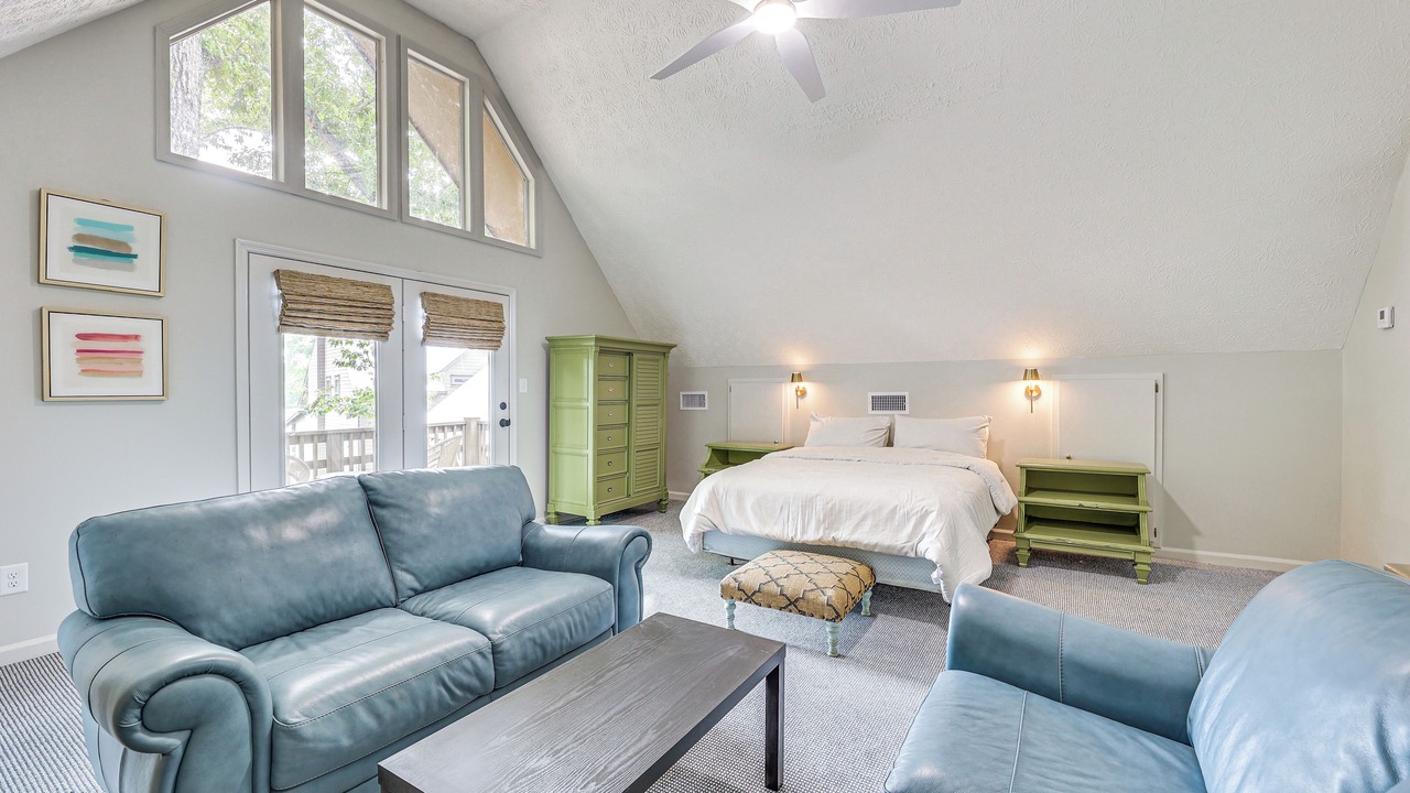 Photo of Livingroom in Little Kowaliga