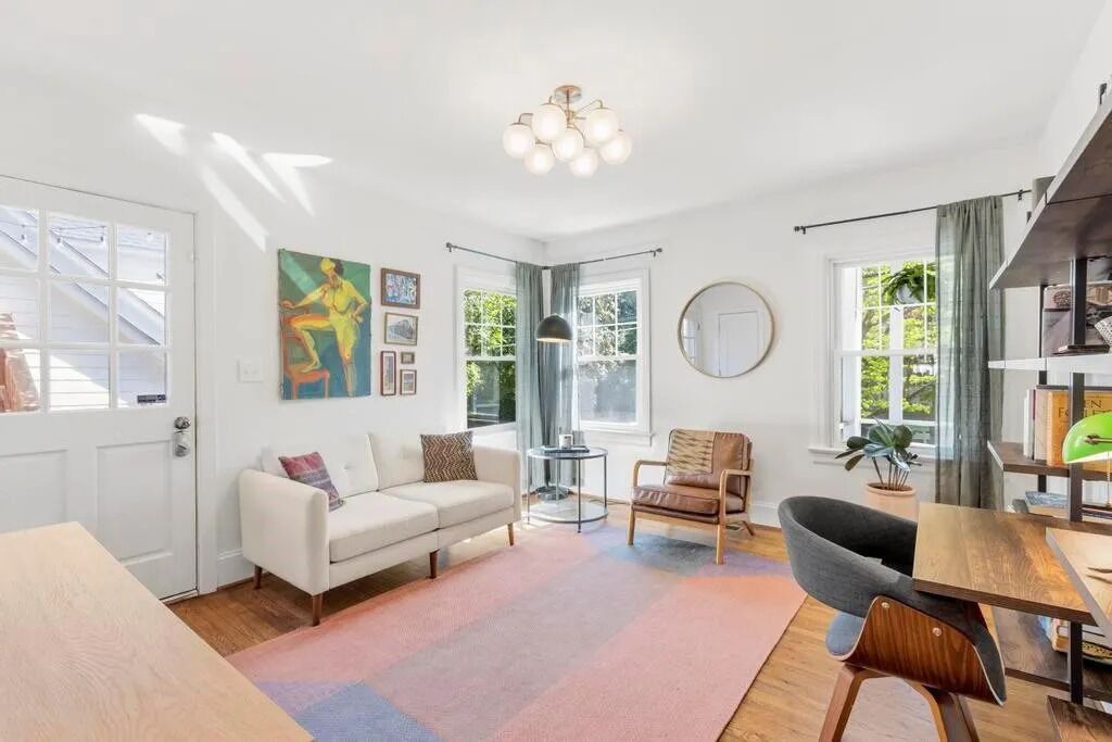 Photo of Livingroom in College Park