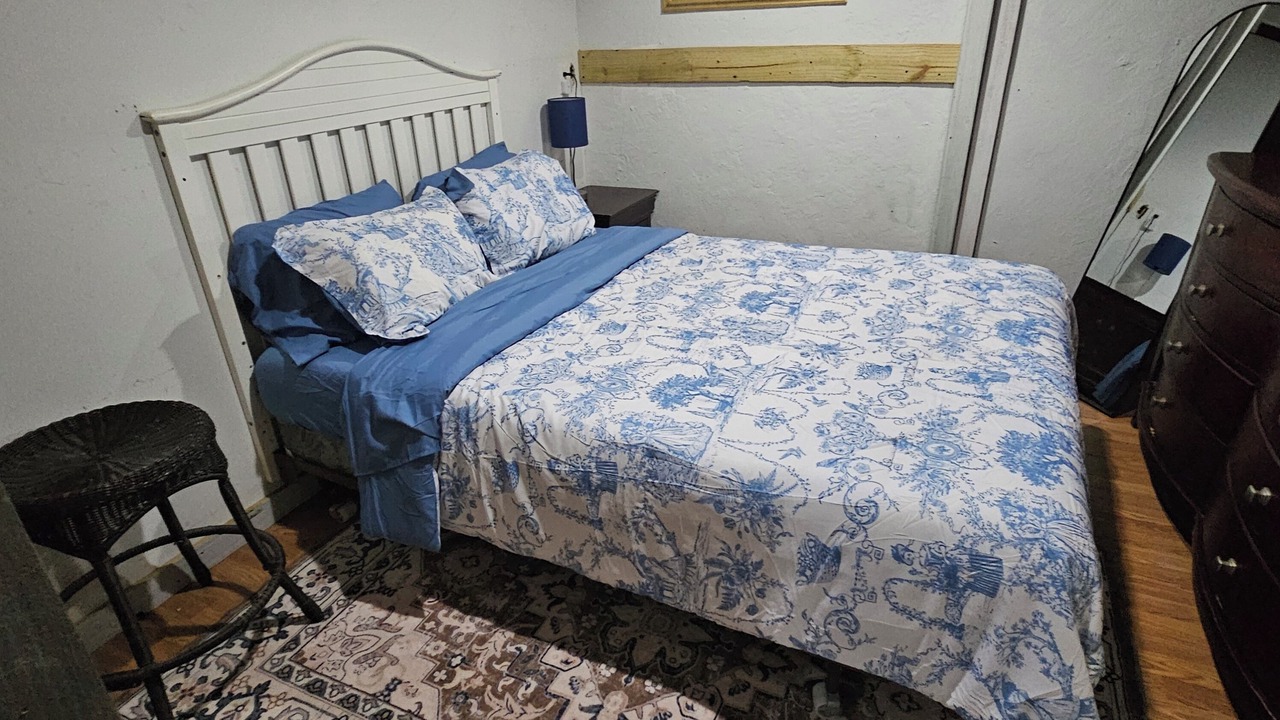 Photo of Bedroom in Charlton County