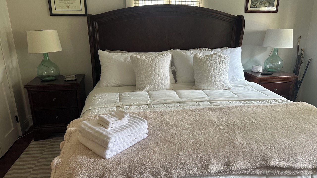 Photo of Bedroom in Lower Garden District