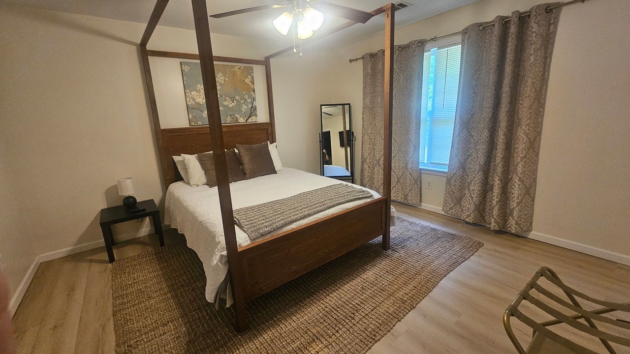 Photo of Bedroom in Midland City