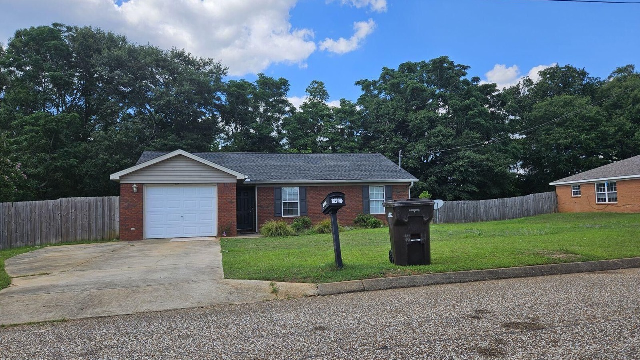 Photo of Outdoor in Midland City