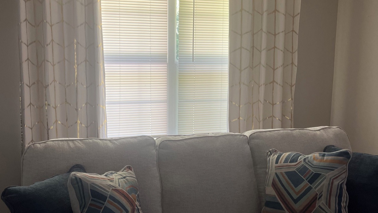 Photo of Livingroom in Midland City