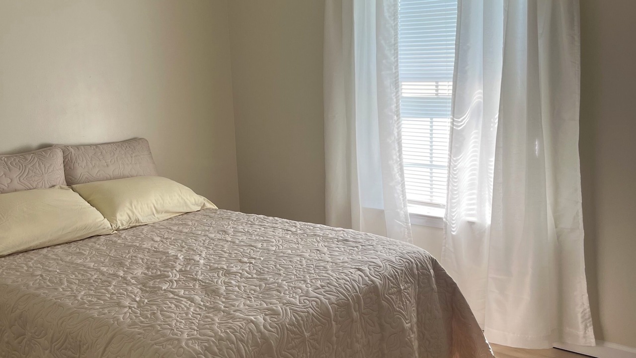 Photo of Bedroom in Midland City
