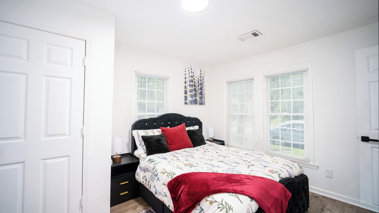 Photo of Bedroom in State College