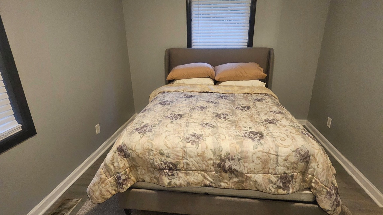 Photo of Bedroom in Jefferson Park