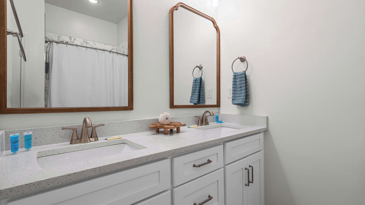 Photo of Bathroom in Dauphin Island