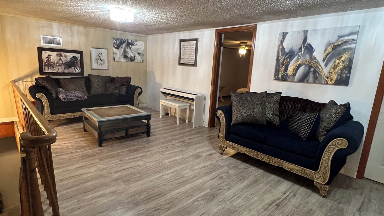 Photo of Livingroom in Schriever