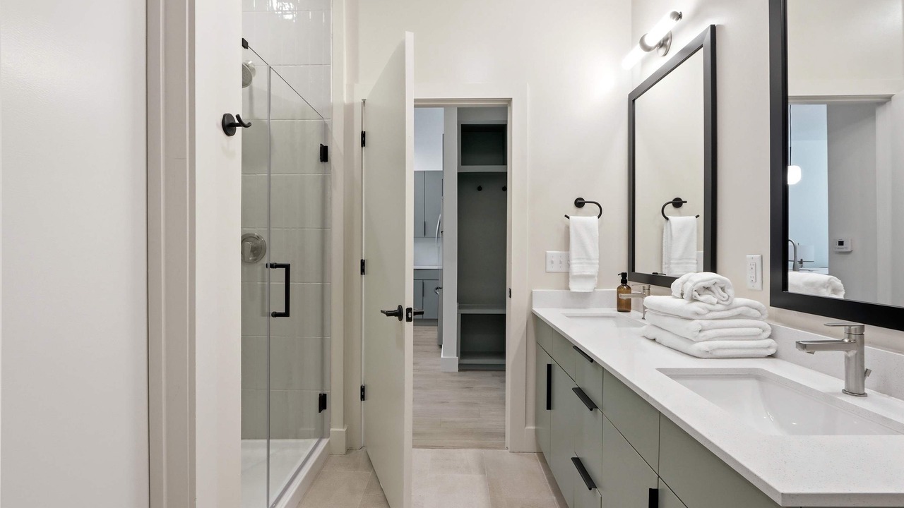 Photo of Bathroom in Metropolitan