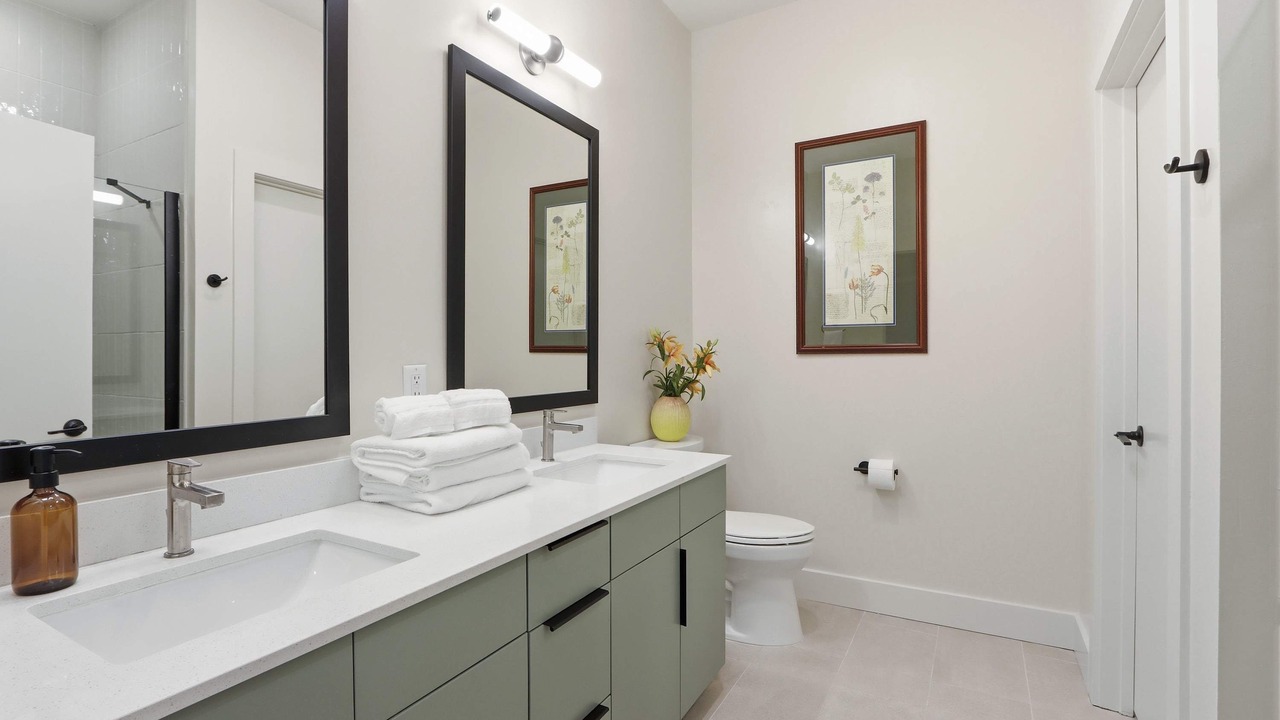 Photo of Bathroom in Metropolitan