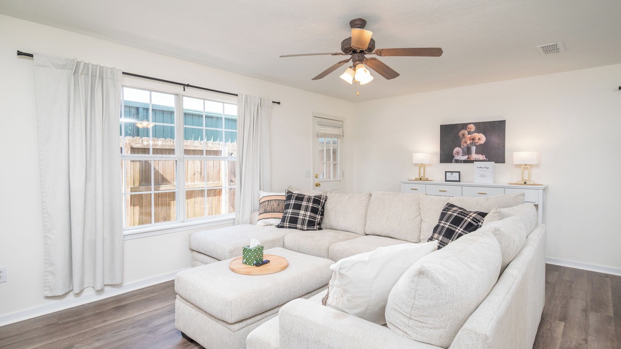 Photo of Livingroom in Starkville