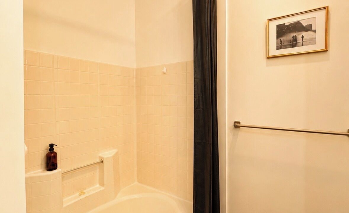 Photo of Bathroom in Poncey-Highland
