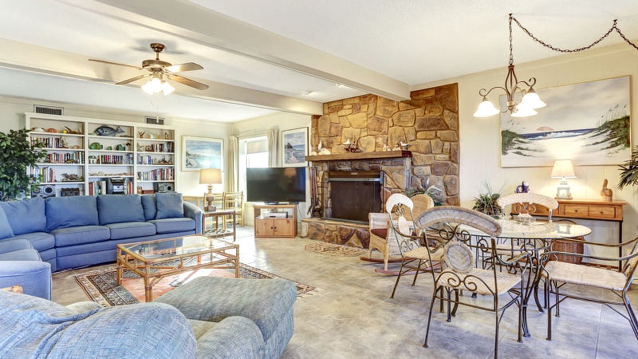 Photo of Livingroom in Fernandina Beach