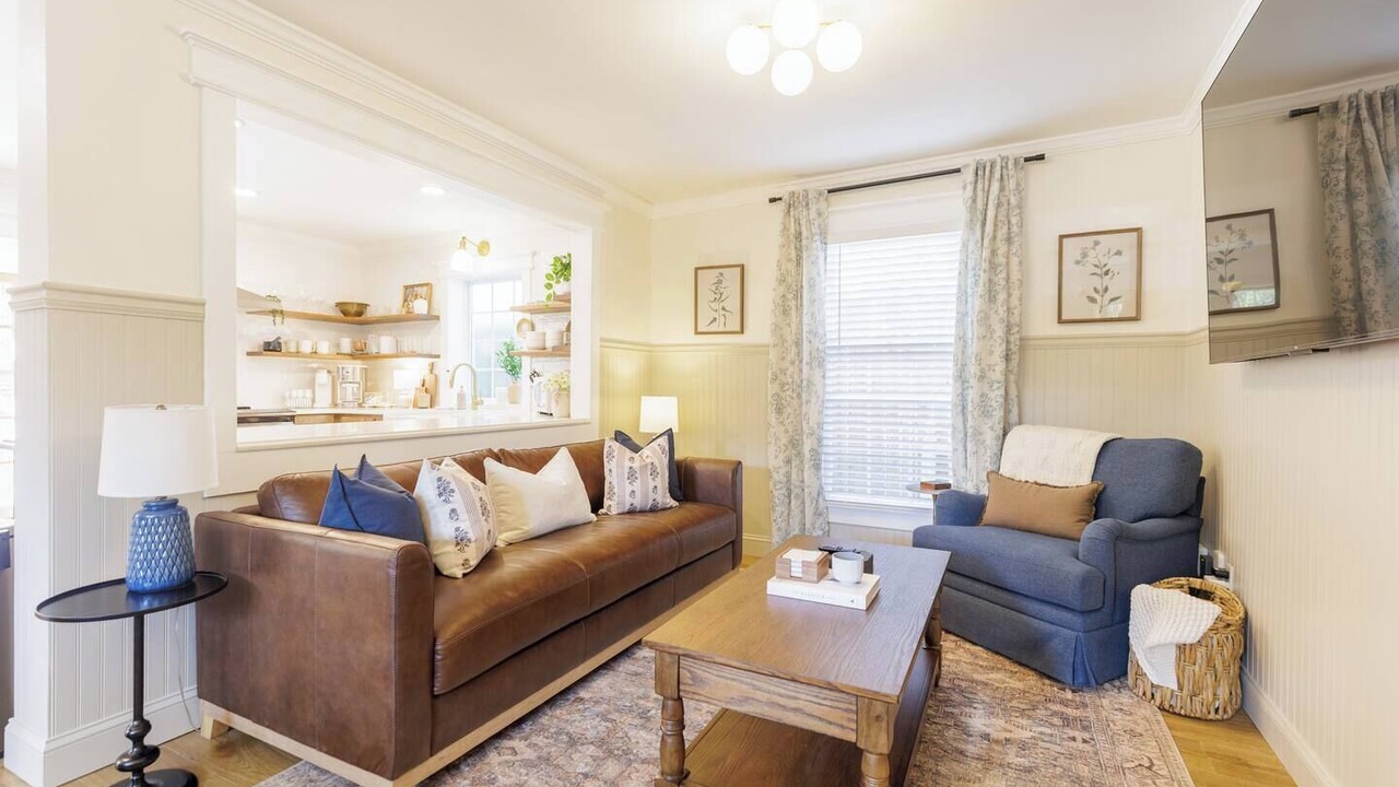 Photo of Livingroom in Valdosta