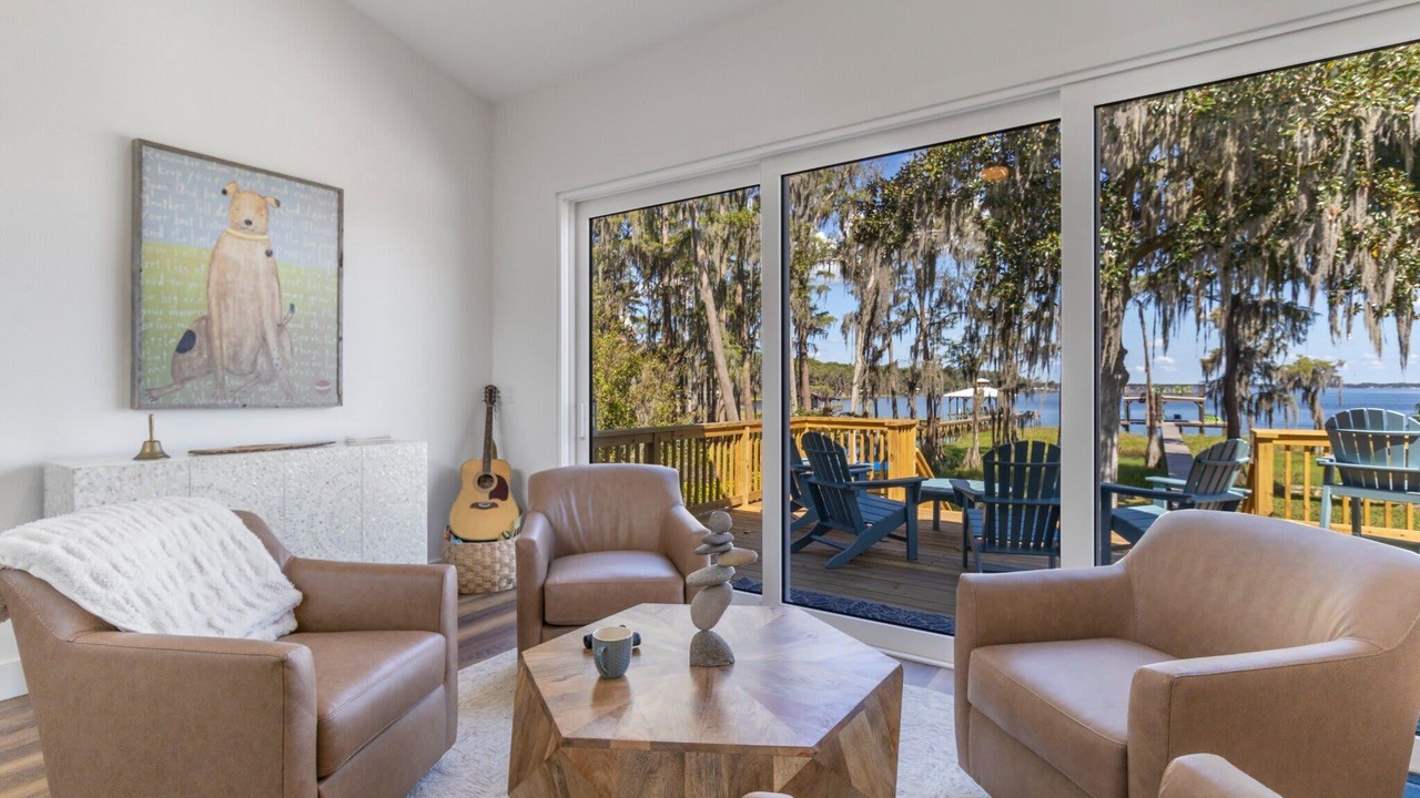 Photo of Livingroom in Melrose