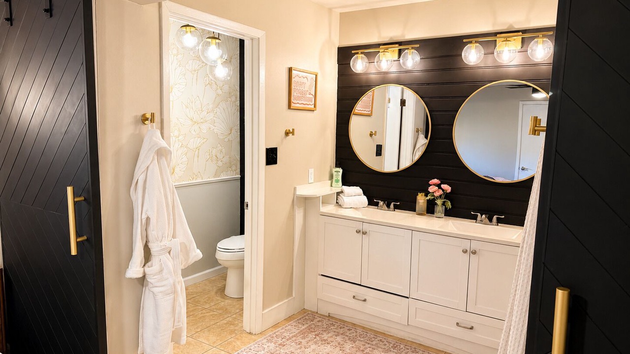 Photo of Bathroom in Mary Esther