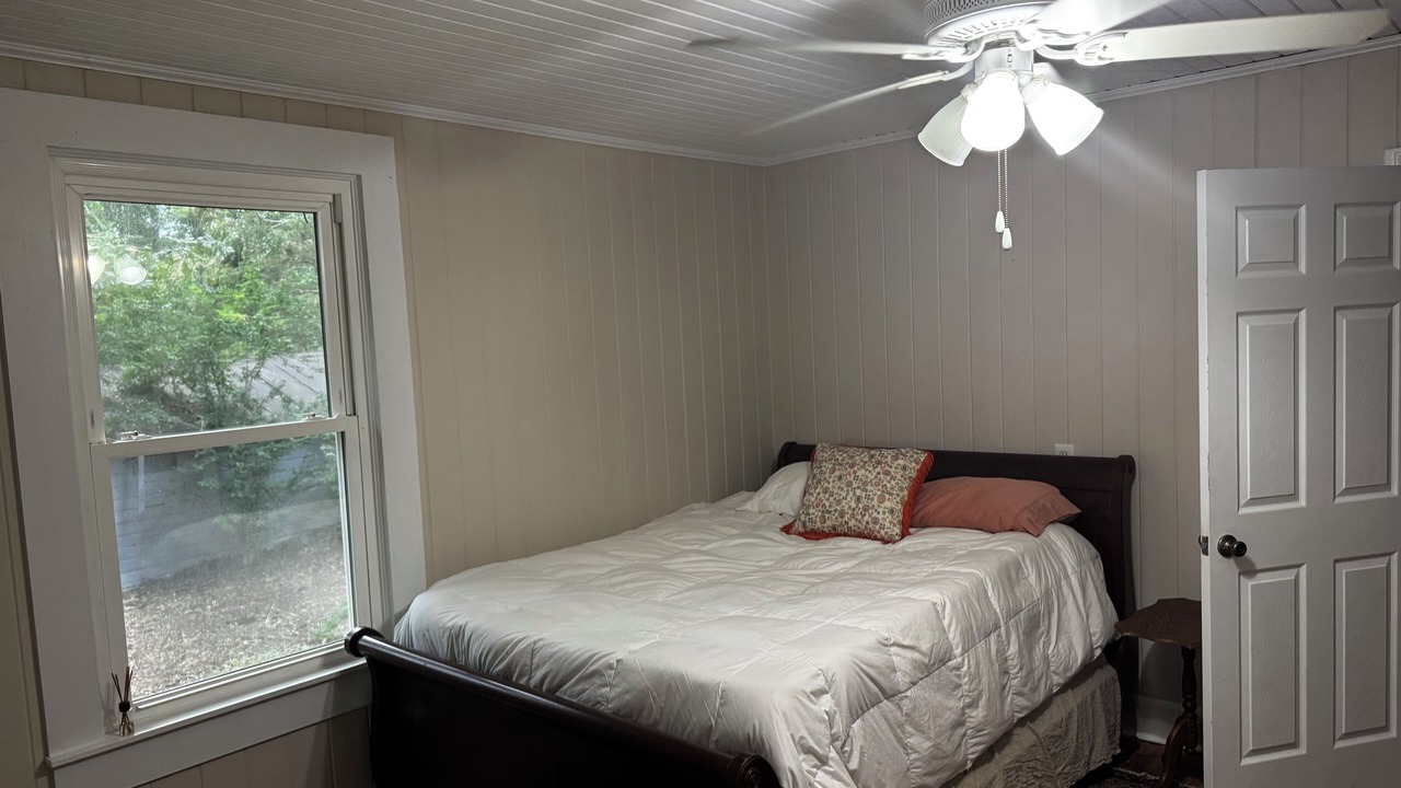 Photo of Bedroom in Alexander City