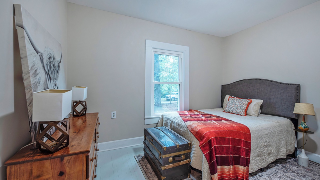 Photo of Bedroom in Alexander City