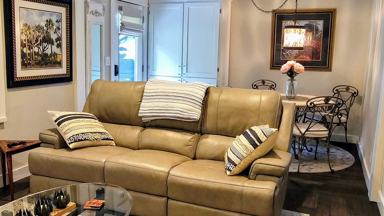 Photo of Livingroom in North Decatur