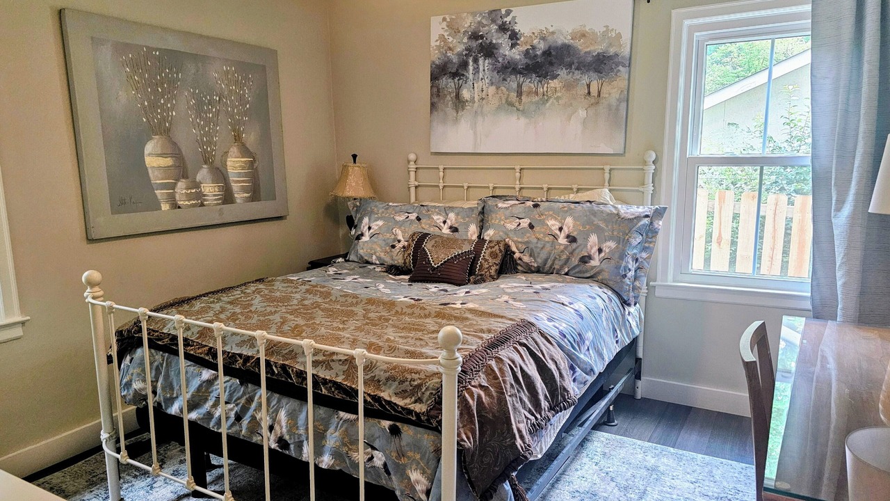 Photo of Bedroom in North Decatur