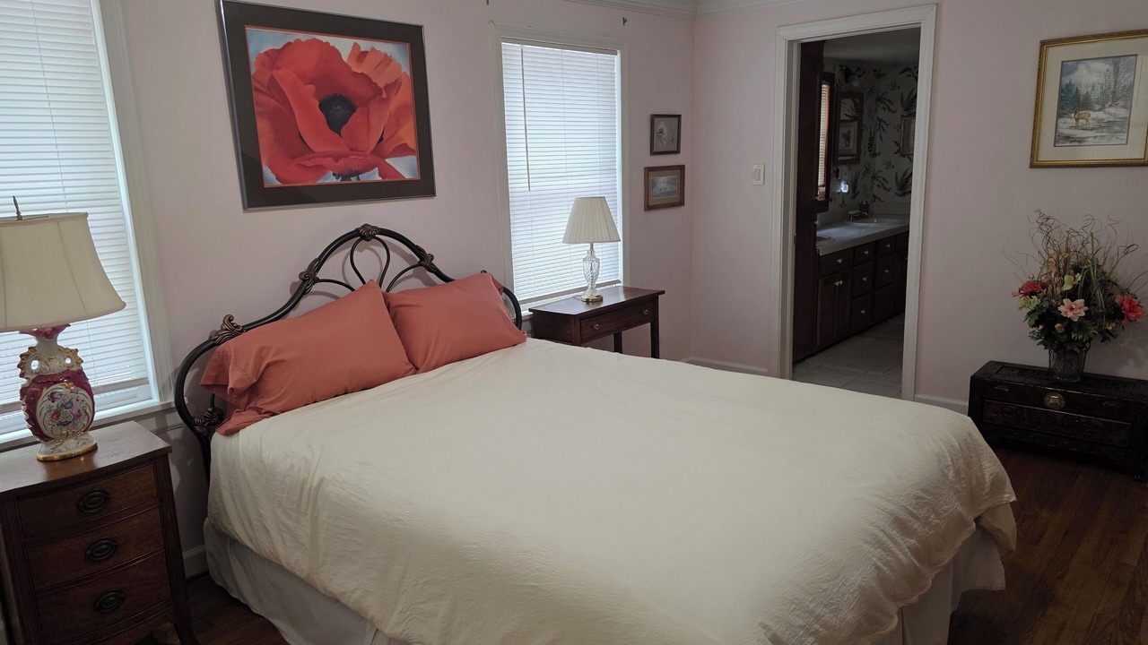 Photo of Bedroom in Hartwell