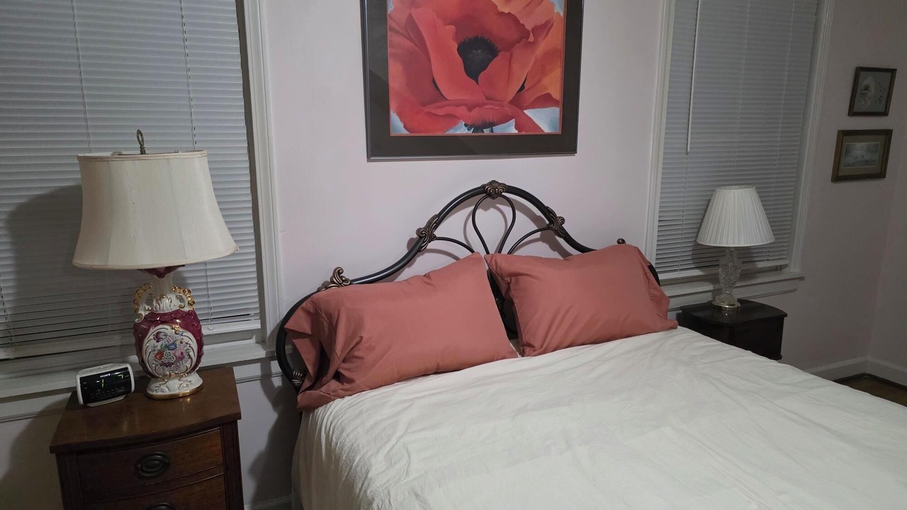 Photo of Bedroom in Hartwell