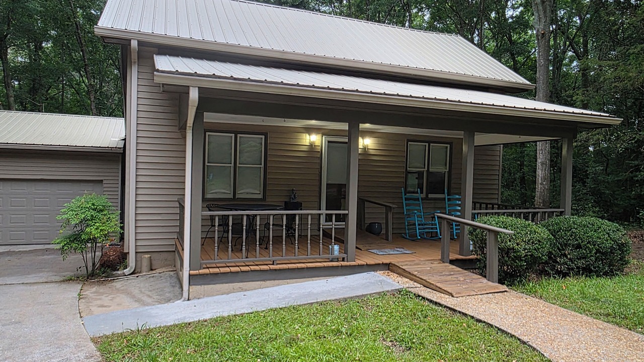 Photo of Outdoor in Hartwell