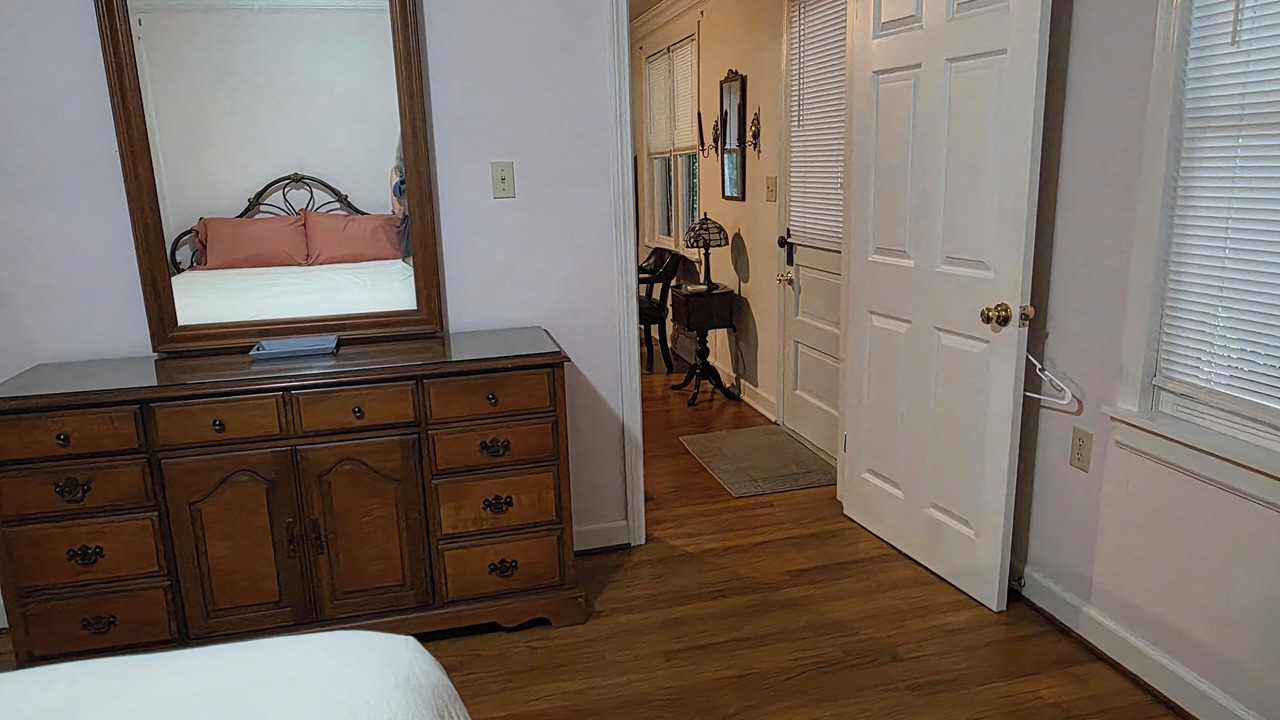 Photo of Bedroom in Hartwell