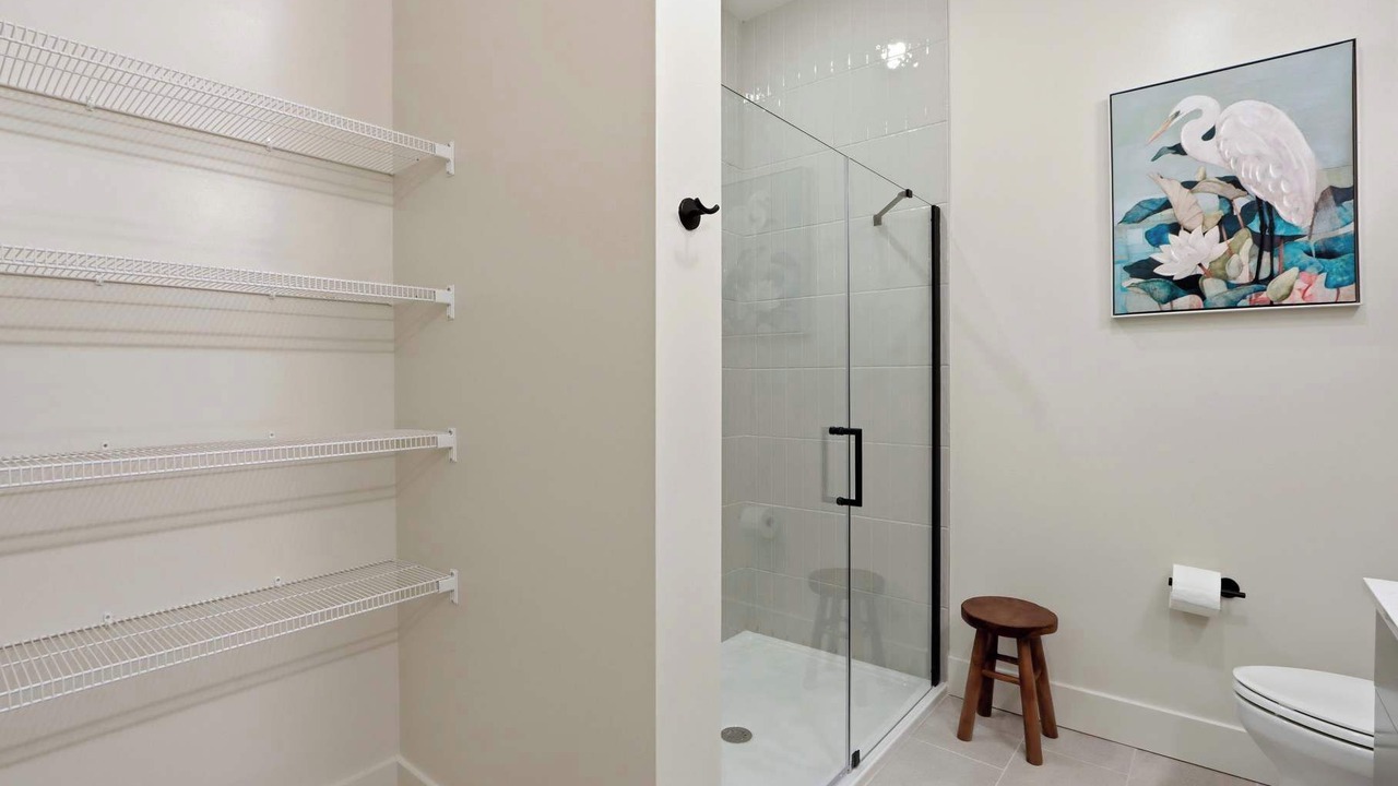 Photo of Bathroom in Metropolitan