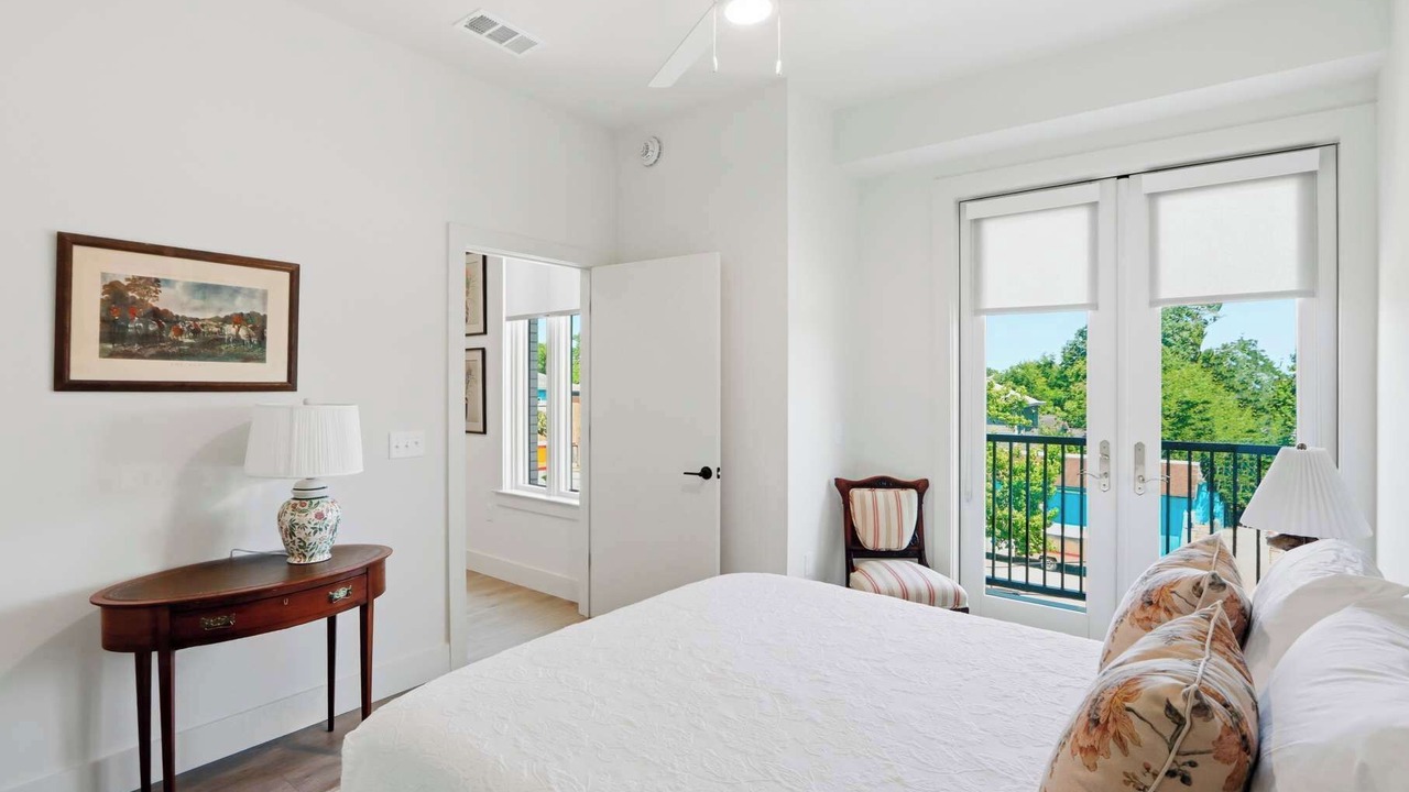 Photo of Bedroom in Metropolitan