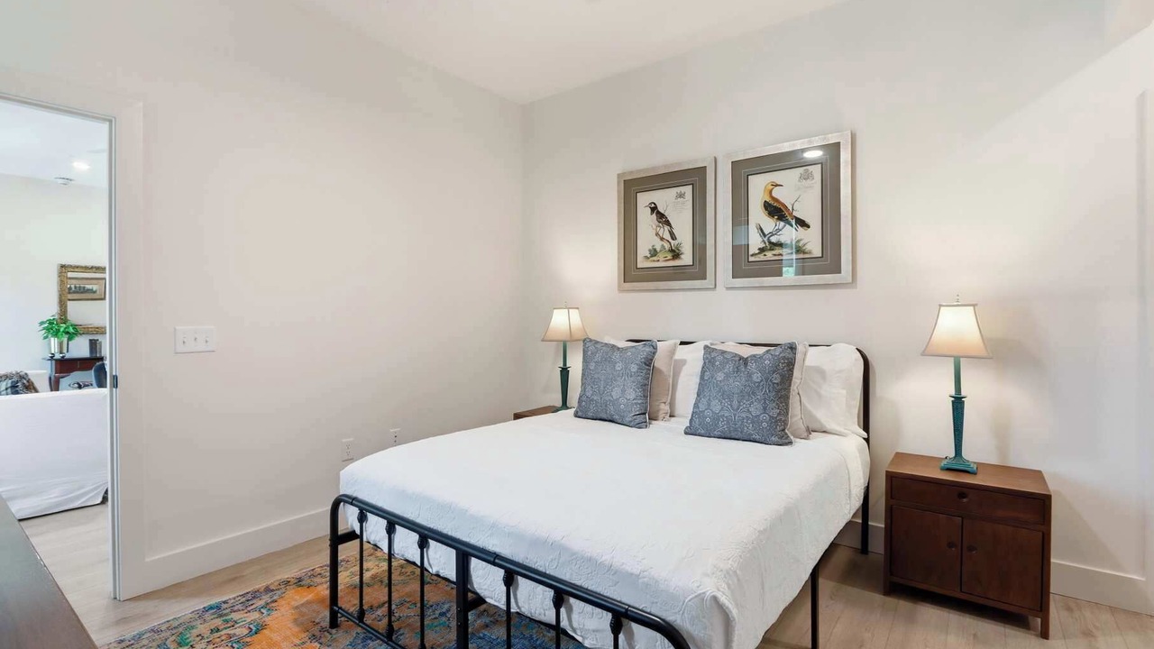 Photo of Bedroom in Metropolitan